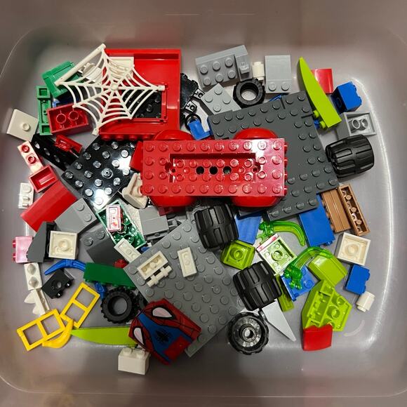 LEGO - Picture 2 of 2